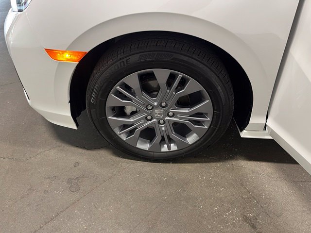Used 2025 Honda Odyssey Touring image 29