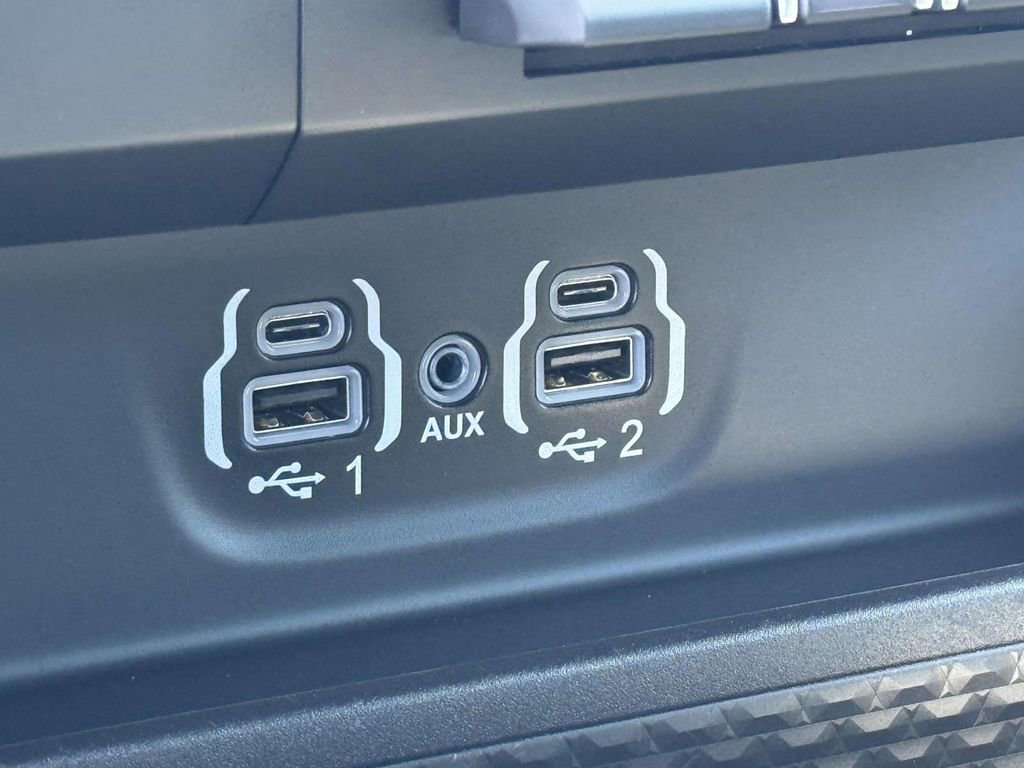 Used 2023 RAM 1500 Laramie AWD/4WD image 29