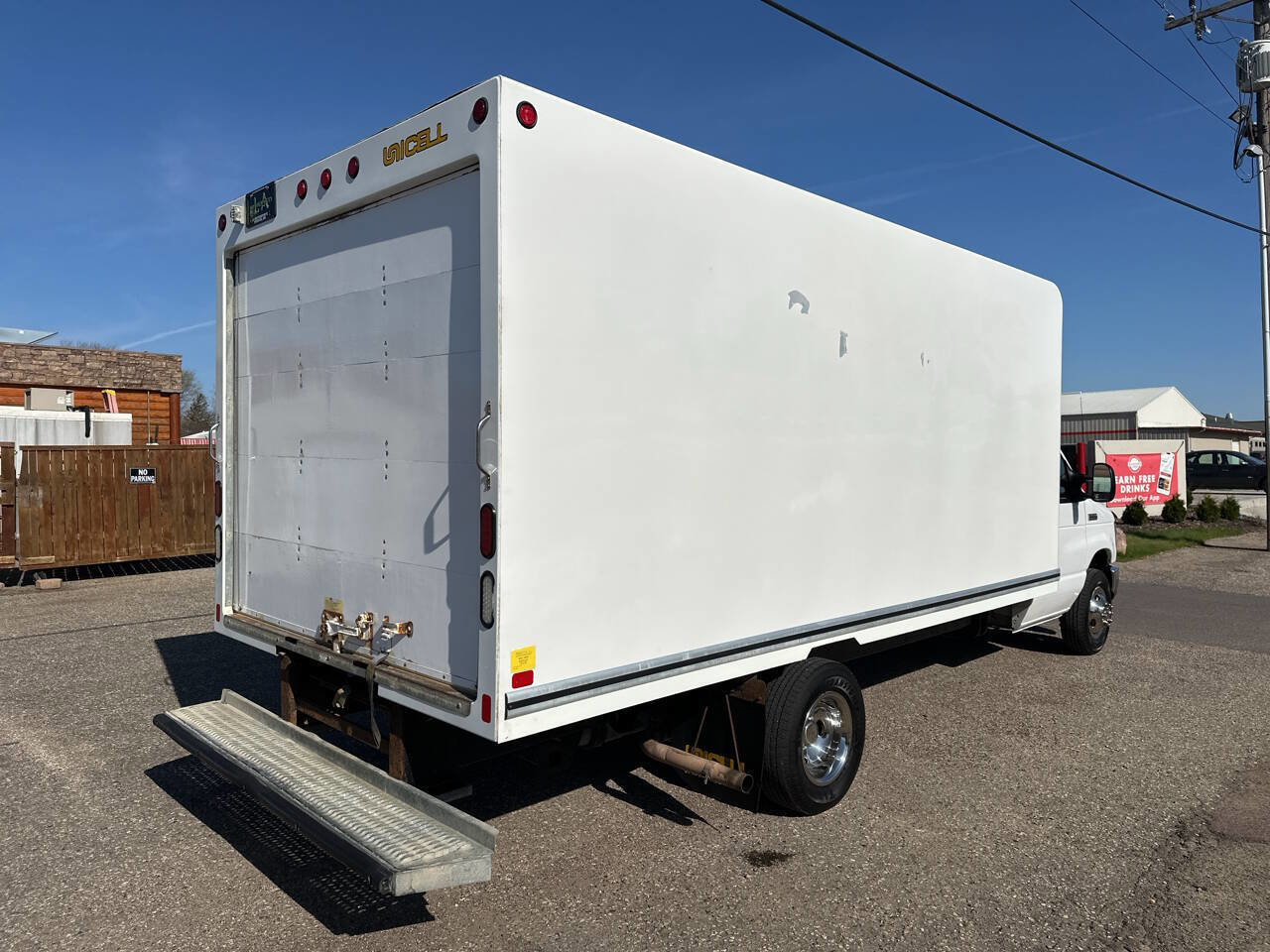 Used 2017 Ford E-350 and Econoline 350 Super Duty w/ Exterior Upgrade Package image 4