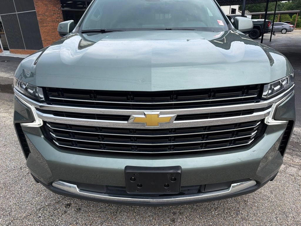 Used 2024 Chevrolet Suburban LT AWD/4WD image 3
