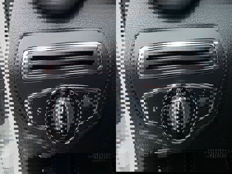 Used 2015 Mercedes-Benz C 300 4MATIC Sedan image 40