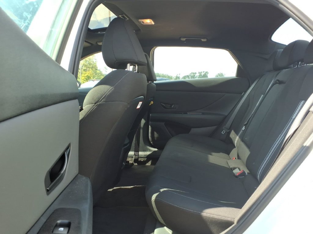 Used 2026 Hyundai Elantra SEL Sport Premium FWD image 12