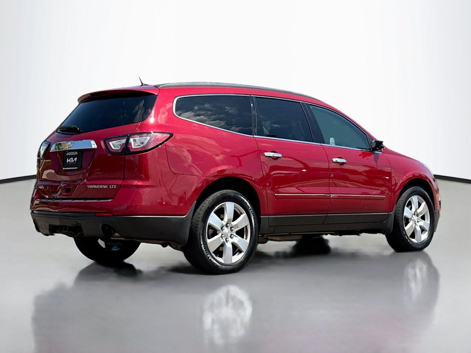 Used 2014 Chevrolet Traverse LTZ AWD/4WD image 2