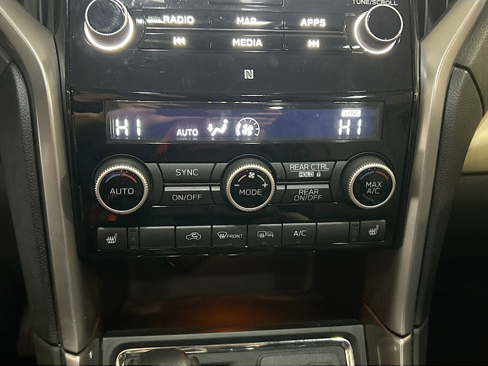 Used 2021 Subaru Ascent Limited w/ Technology Package image 16