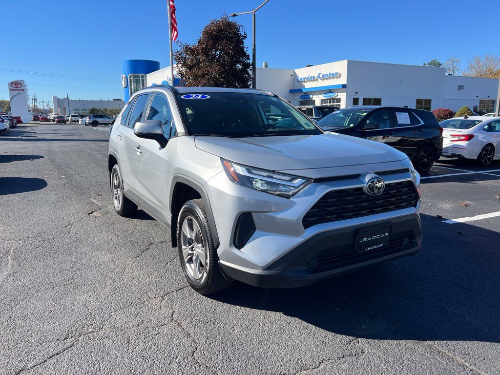 Used 2024 Toyota RAV4 XLE w/ Convenience Package AWD/4WD image 7