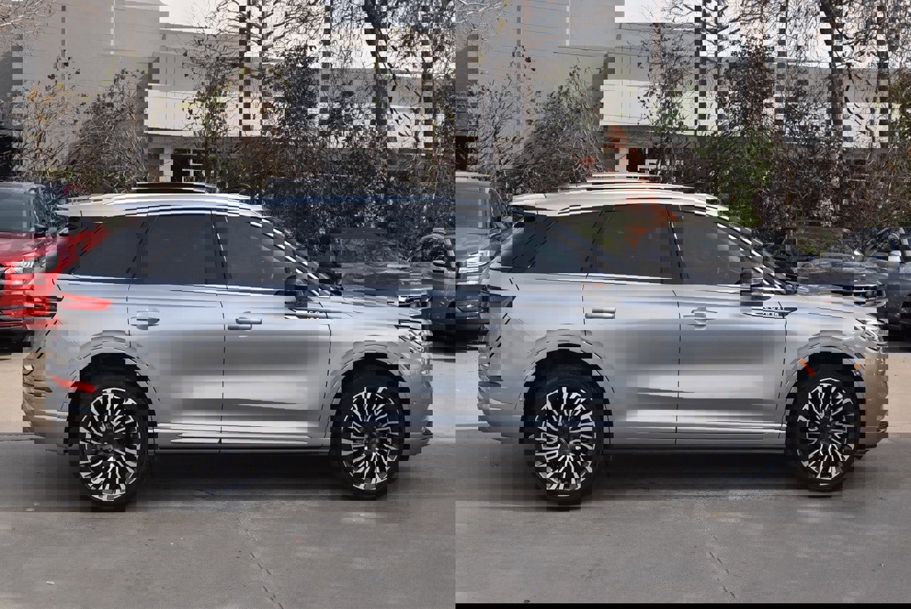 Used 2021 Lincoln Corsair Reserve w/ Equipment Group 201A image 6