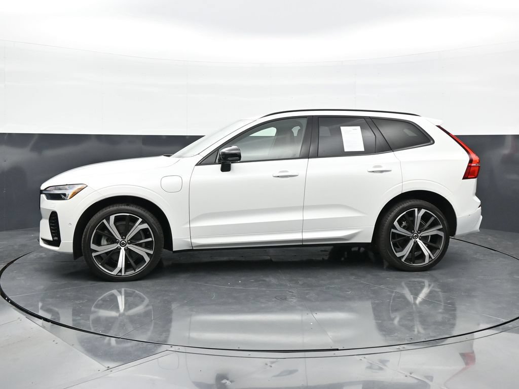 Used 2024 Volvo XC60 T8 Ultimate w/ Climate Package AWD/4WD image 4