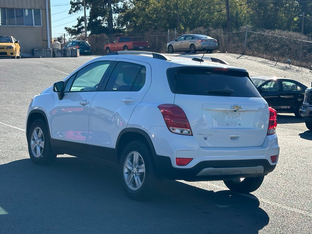 Used 2022 Chevrolet Trax LT w/ LT Convenience Package AWD/4WD image 7