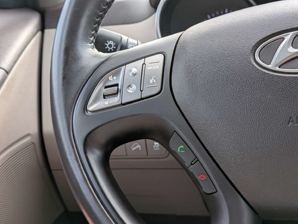 Used 2014 Hyundai Tucson Limited w/ Technology Package 02 FWD image 36