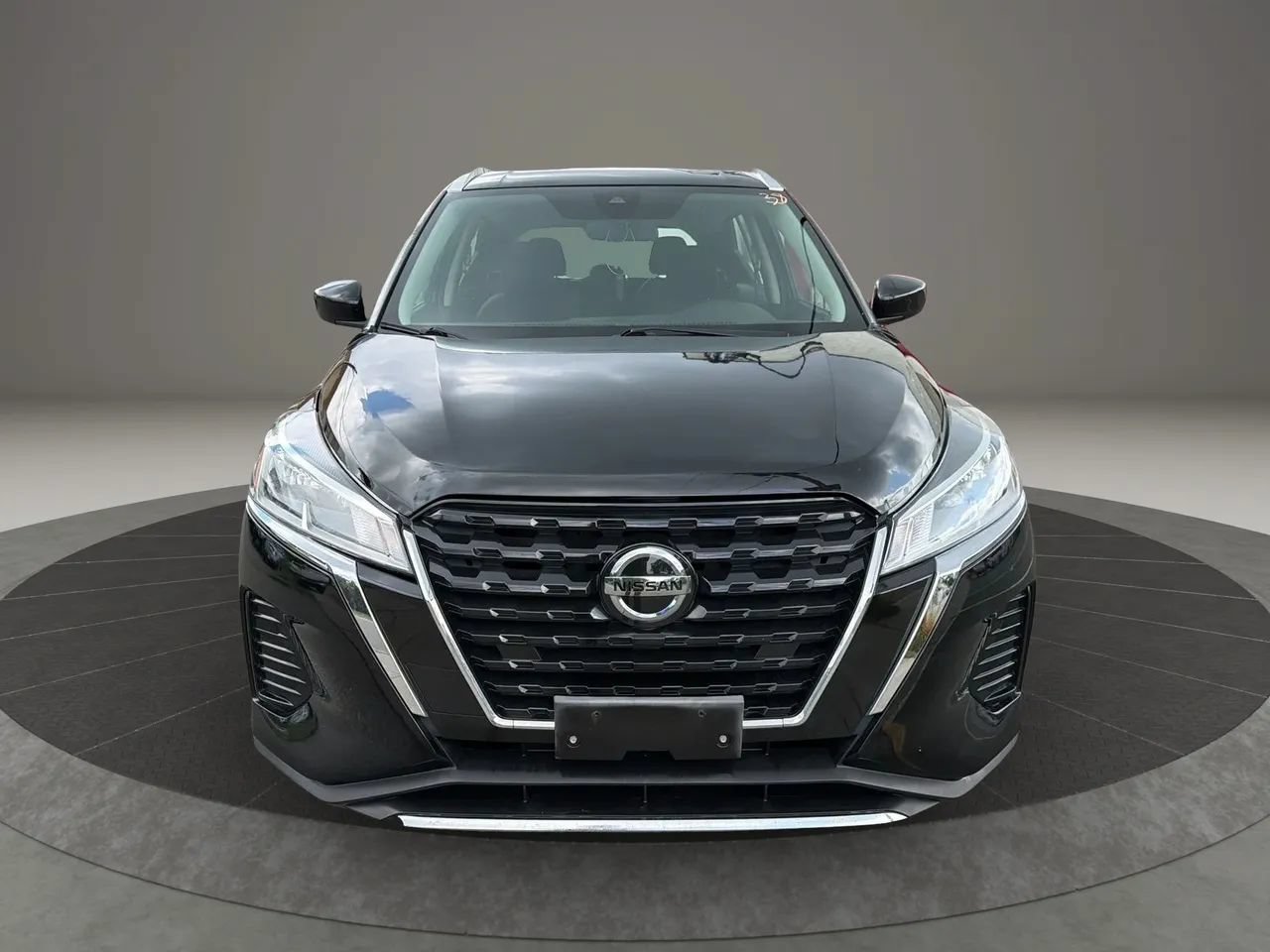 Used 2021 Nissan Kicks SV FWD image 2