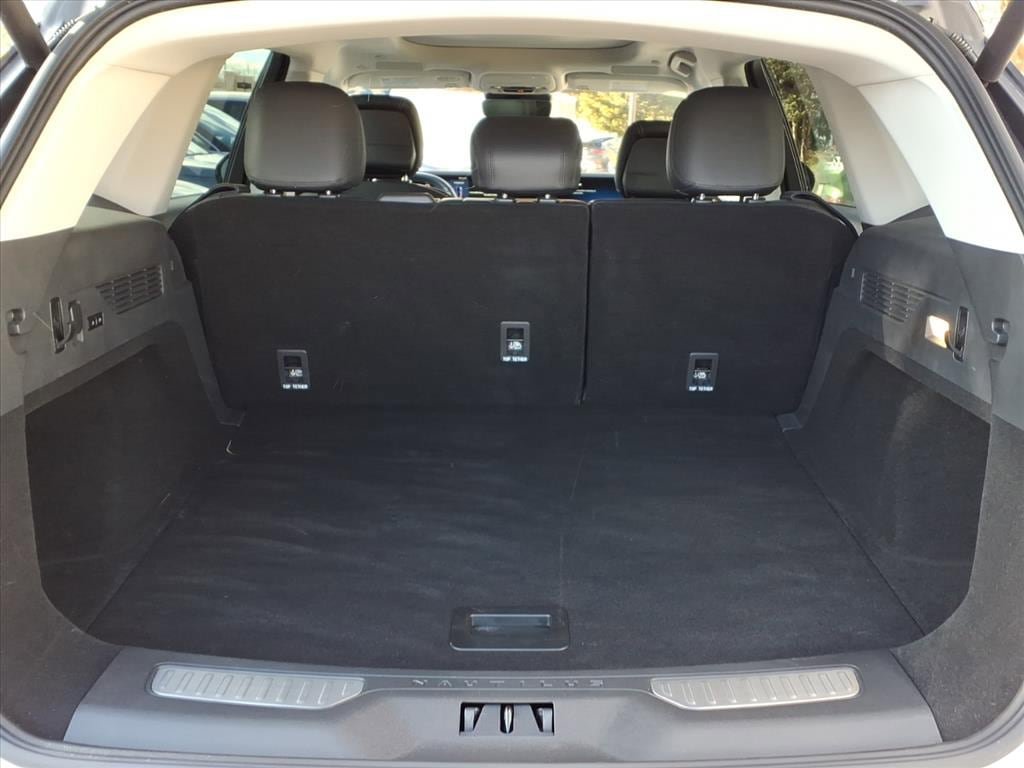 Certified 2025 Lincoln Nautilus Reserve AWD/4WD image 17