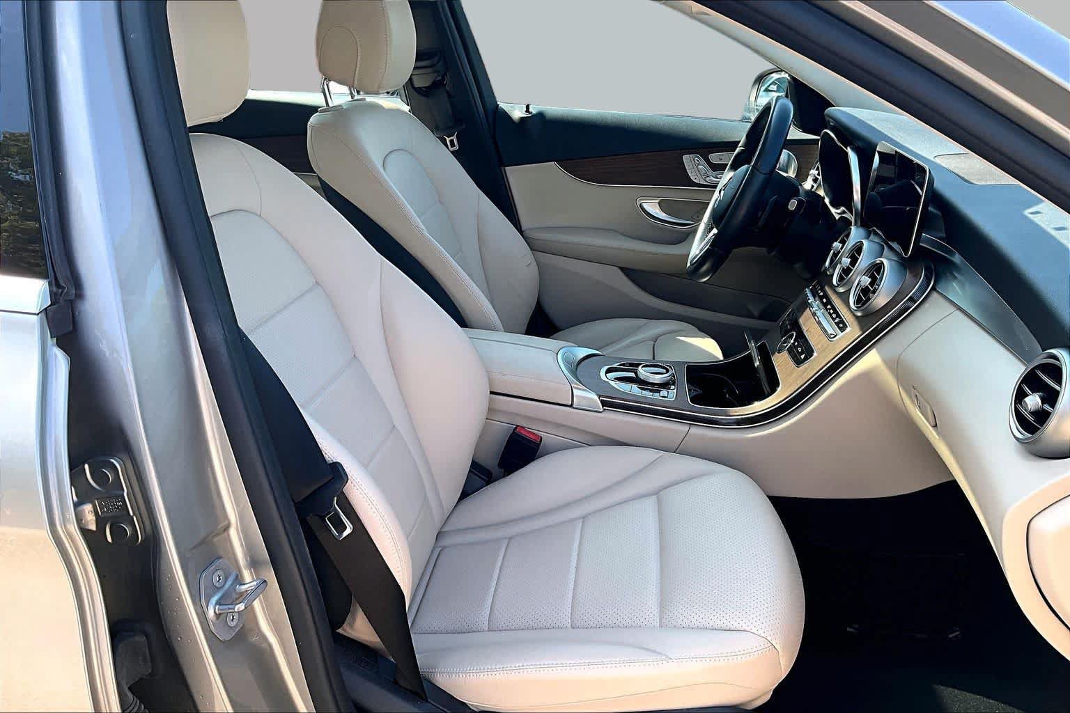 Used 2020 Mercedes-Benz C 300 4MATIC Sedan image 8