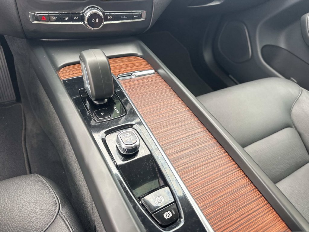 Used 2023 Volvo XC60 B5 Plus w/ Climate Package AWD/4WD image 24