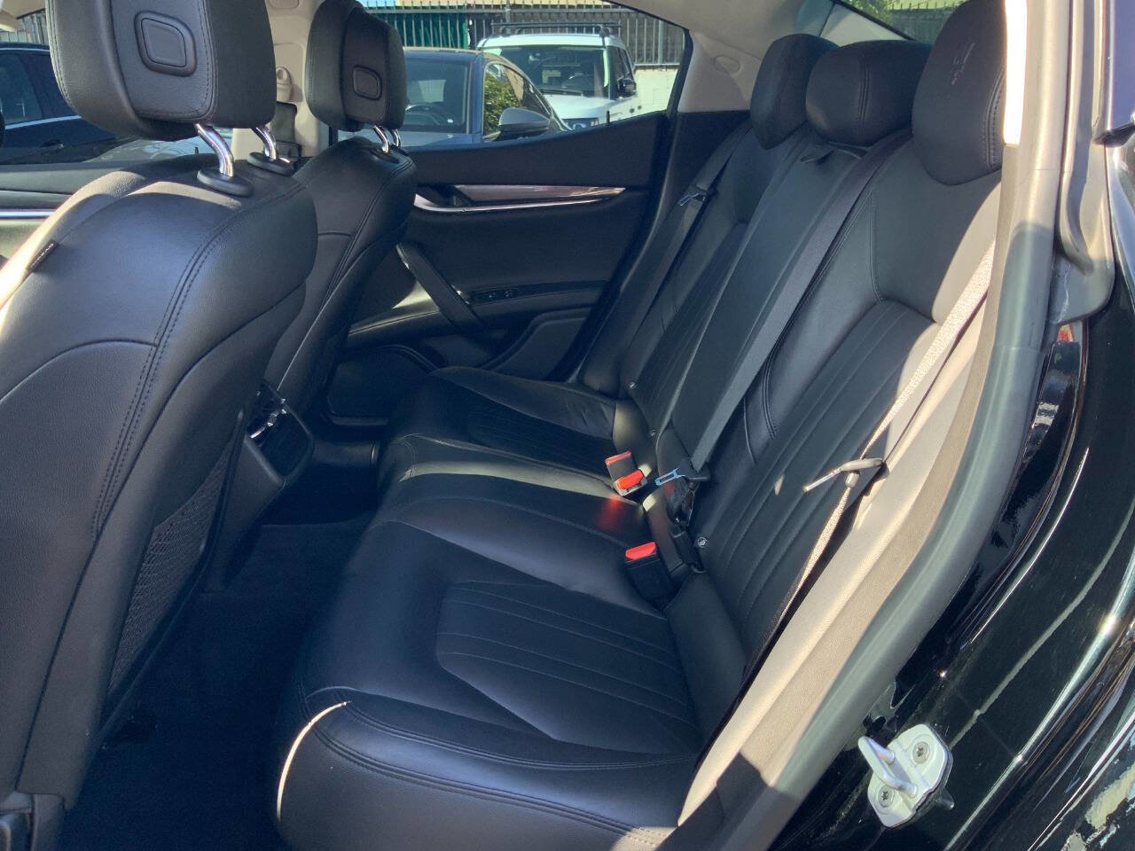 Used 2017 Maserati Ghibli RWD image 33