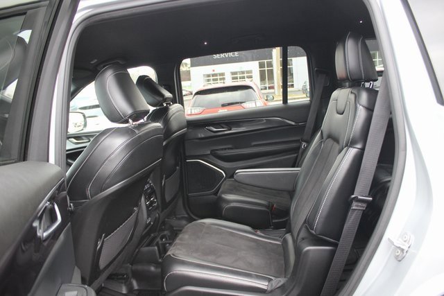 Used 2021 Jeep Grand Cherokee L Laredo image 23