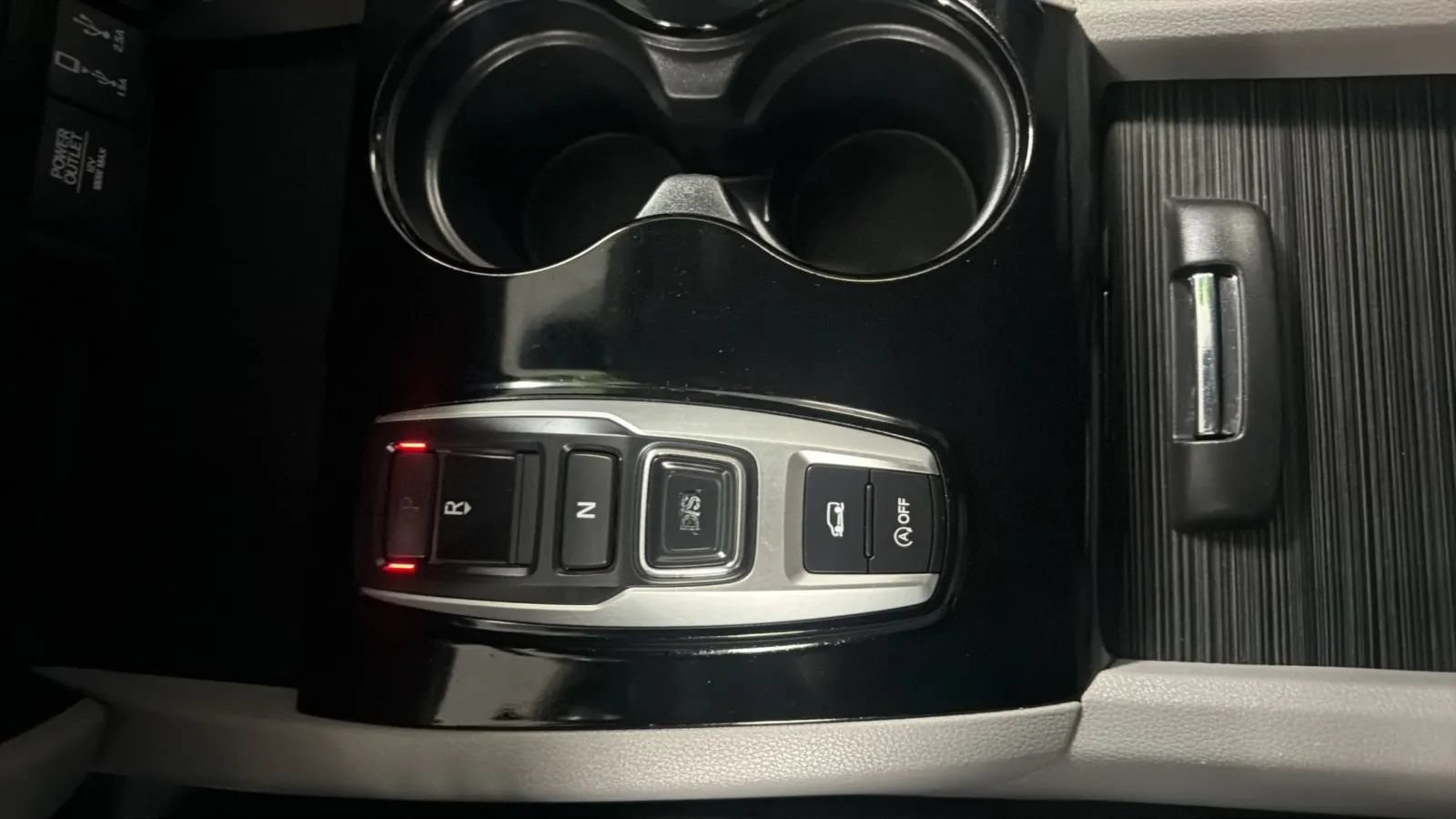 Used 2018 Honda Pilot Elite image 12