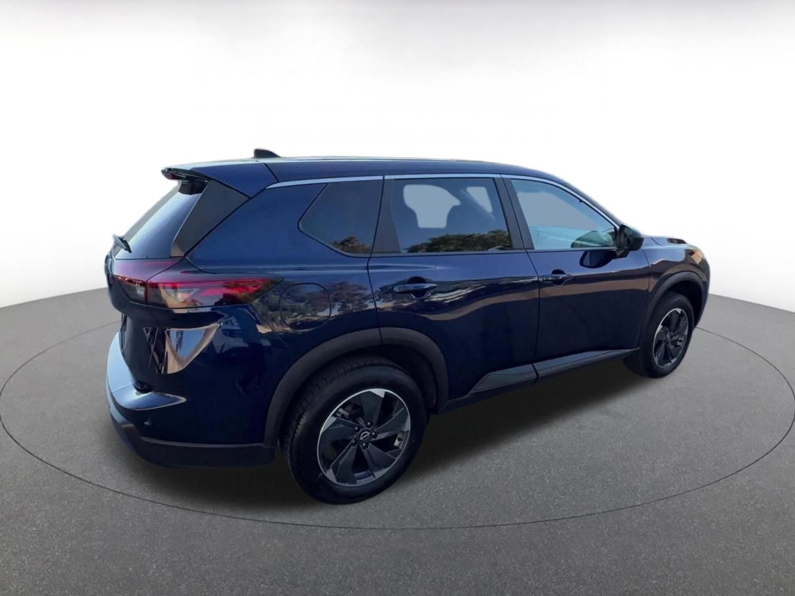 Used 2025 Nissan Rogue SV FWD image 14