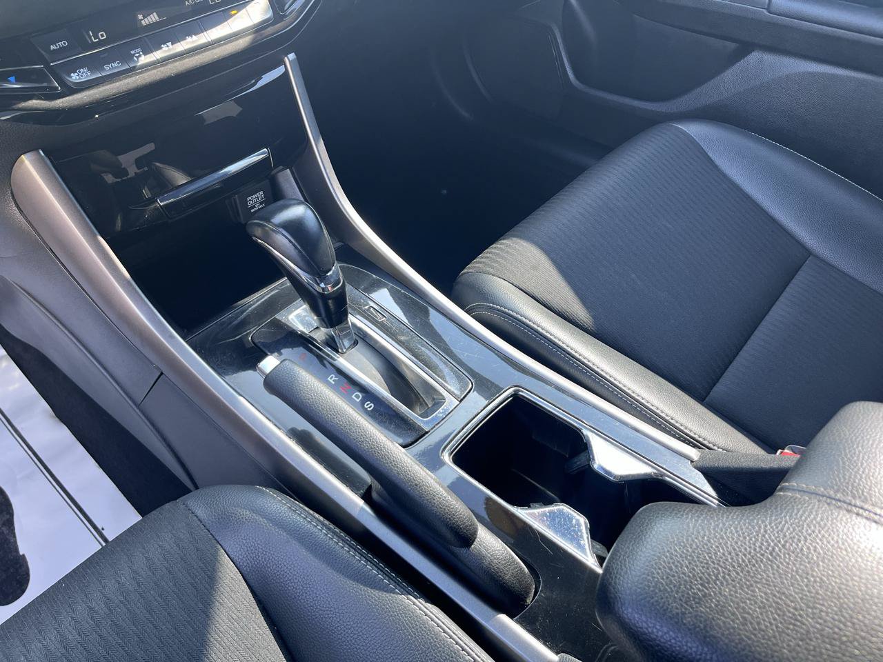 Used 2017 Honda Accord Sport image 33