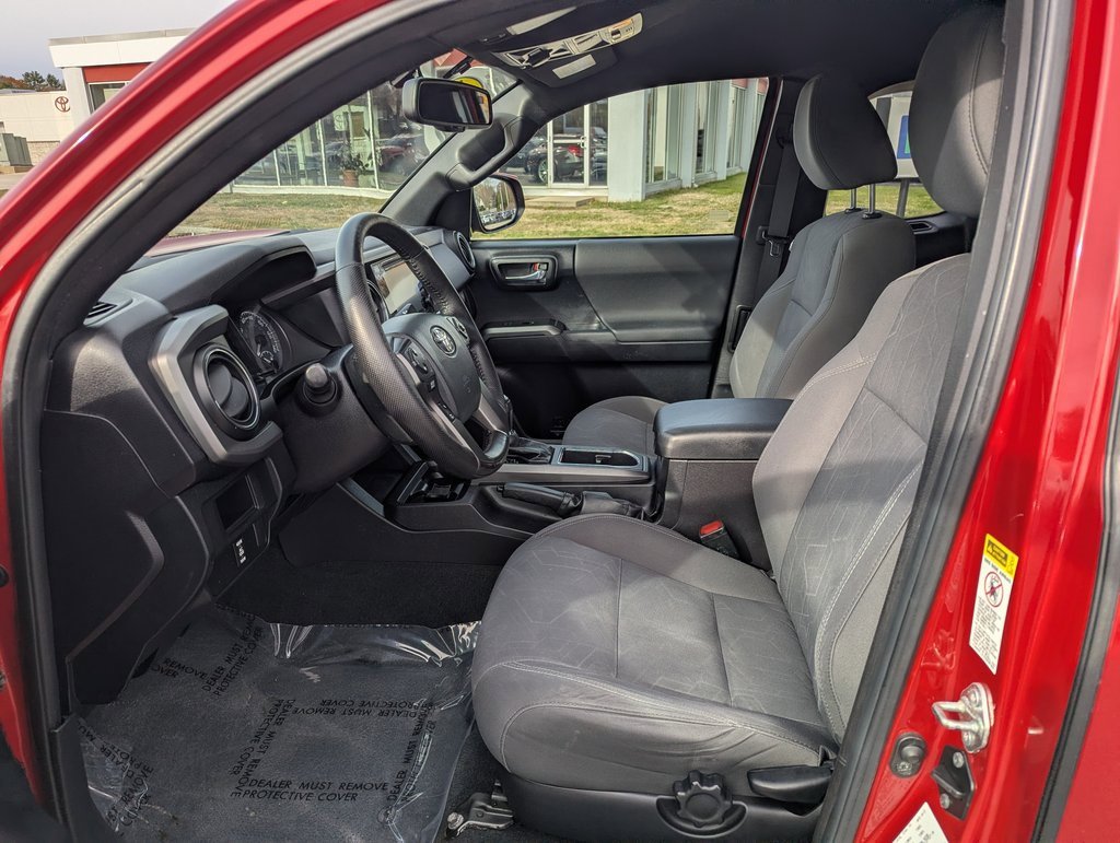 Used 2016 Toyota Tacoma TRD Off-Road image 13