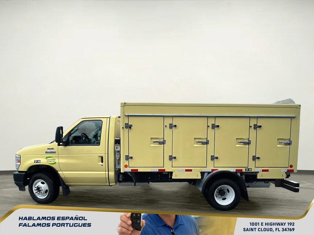 Used 2022 Ford E-450 and Econoline 450 Super Duty image 3