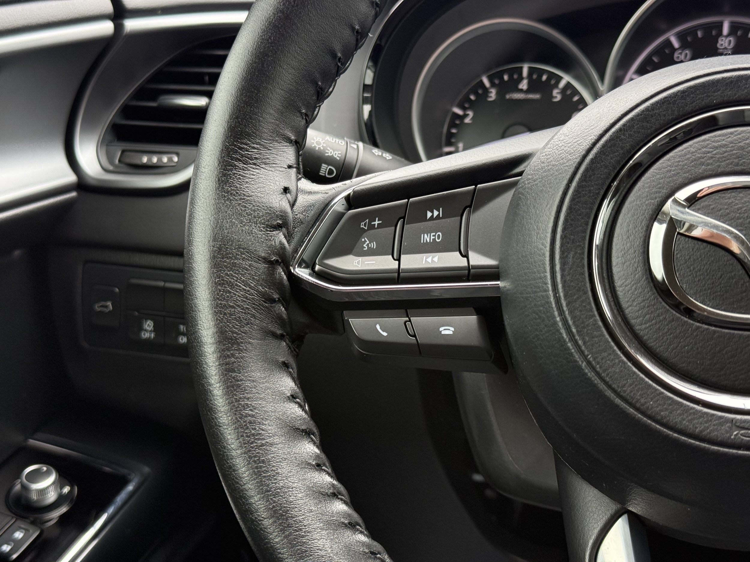 Used 2019 MAZDA CX-9 Touring FWD image 15