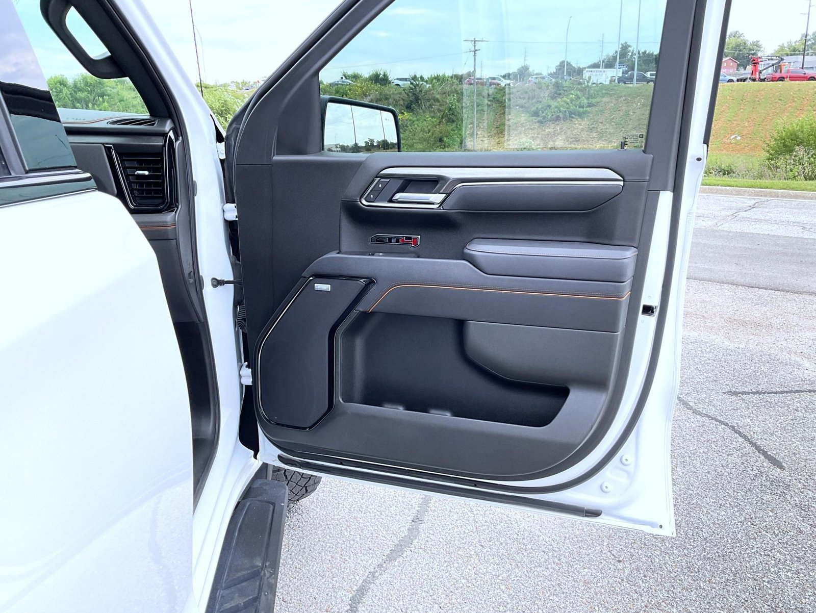 Certified 2025 GMC Sierra 1500 AT4 w/ AT4 Premium Package AWD/4WD image 16