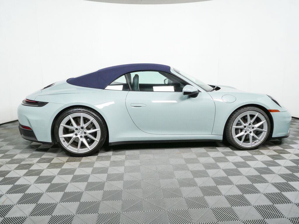 Certified 2025 Porsche 911 Carrera RWD image 29