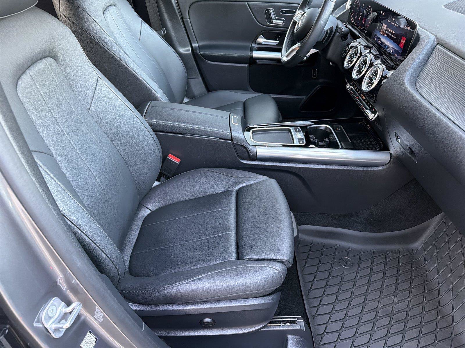 Used 2025 Mercedes-Benz GLA 250 4MATIC image 12