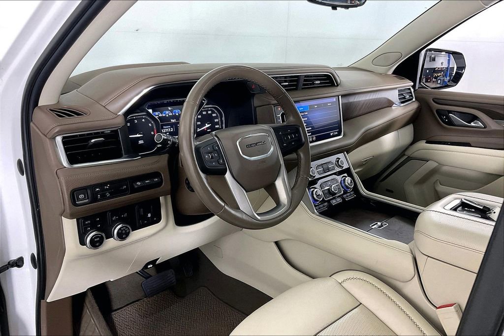 Used 2021 GMC Yukon Denali w/ Denali Ultimate Package image 18
