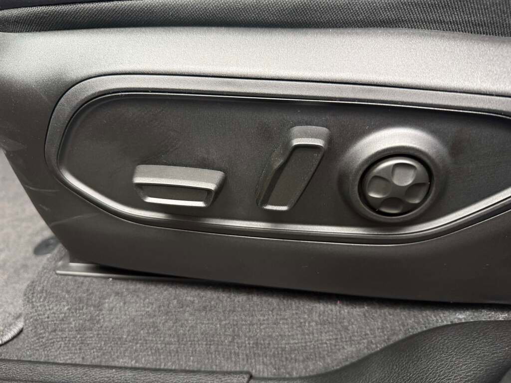 New 2025 Jeep Grand Cherokee Limited w/ Black Appearance Package image 27