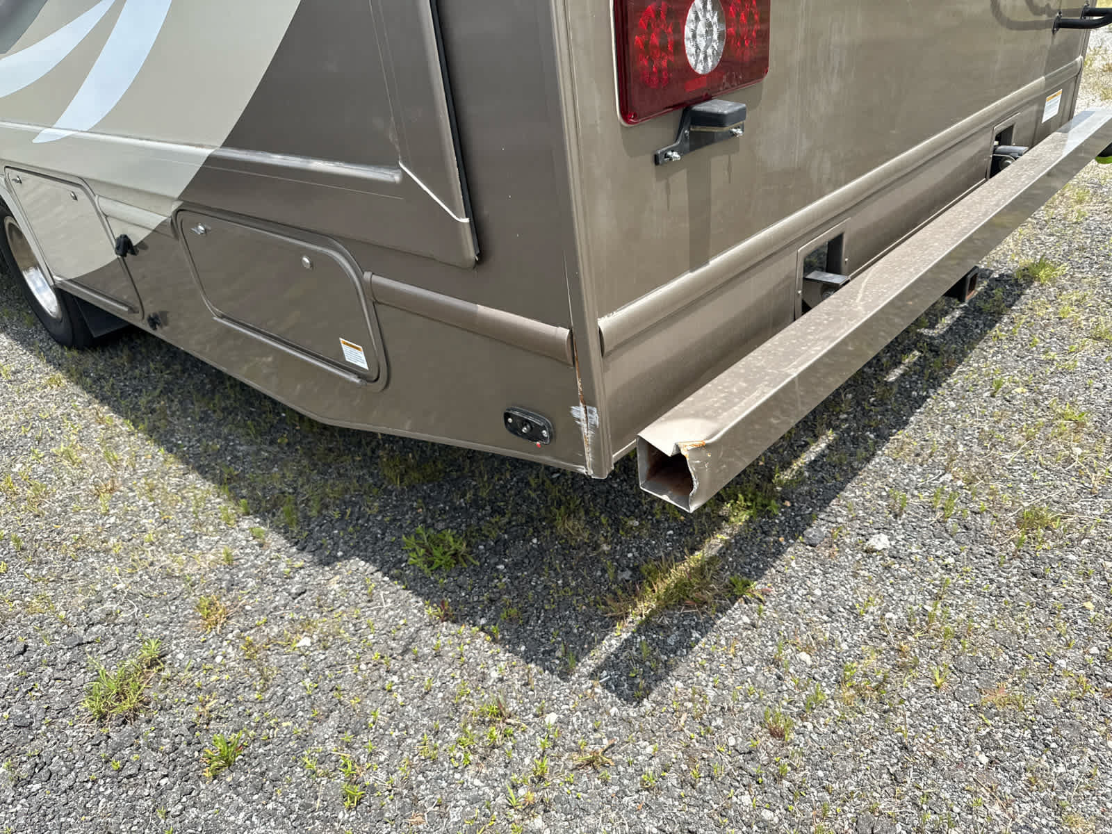 Used 2017 Ford E-450 and Econoline 450 Super Duty w/ Motorhome Prep Package RWD image 29