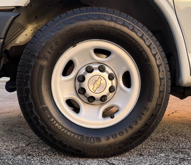 Used 2013 Chevrolet Express 2500 RWD image 19