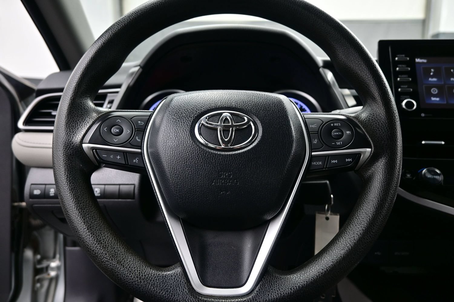 Used 2022 Toyota Camry LE AWD/4WD image 23