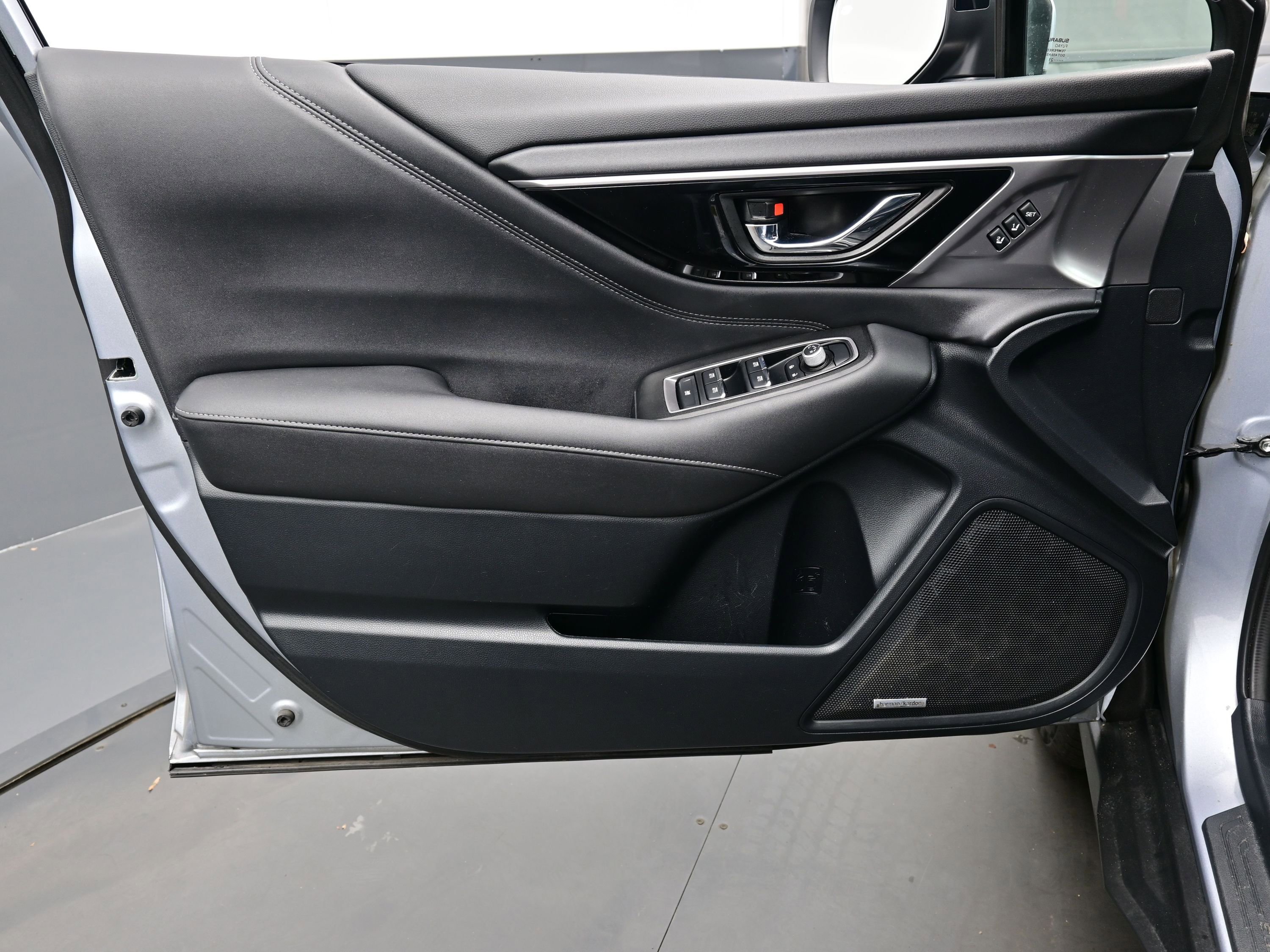 Used 2022 Subaru Outback Limited image 10