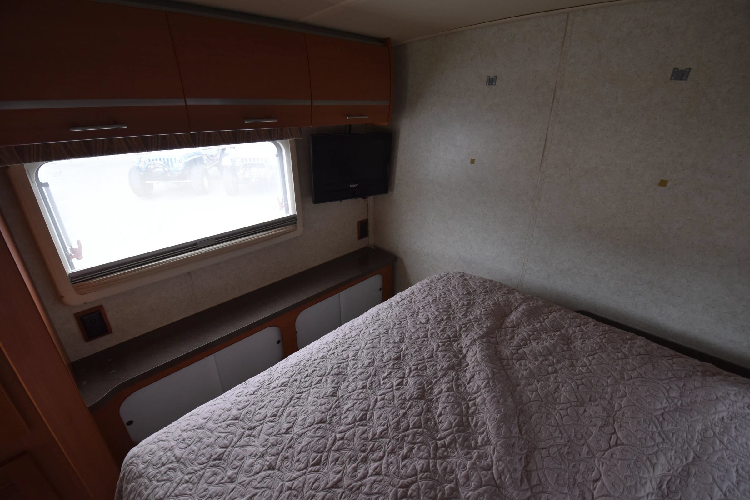 Used 2010 Mercedes-Benz Sprinter 3500 image 29