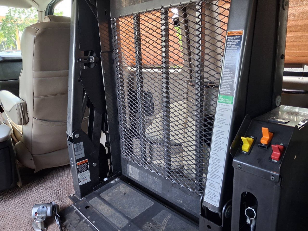 Used 2012 Chevrolet Express 1500 RWD image 20