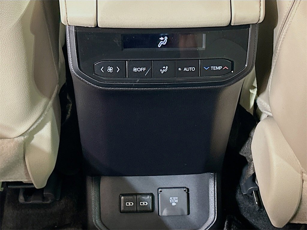 New 2025 Toyota Highlander Limited image 23