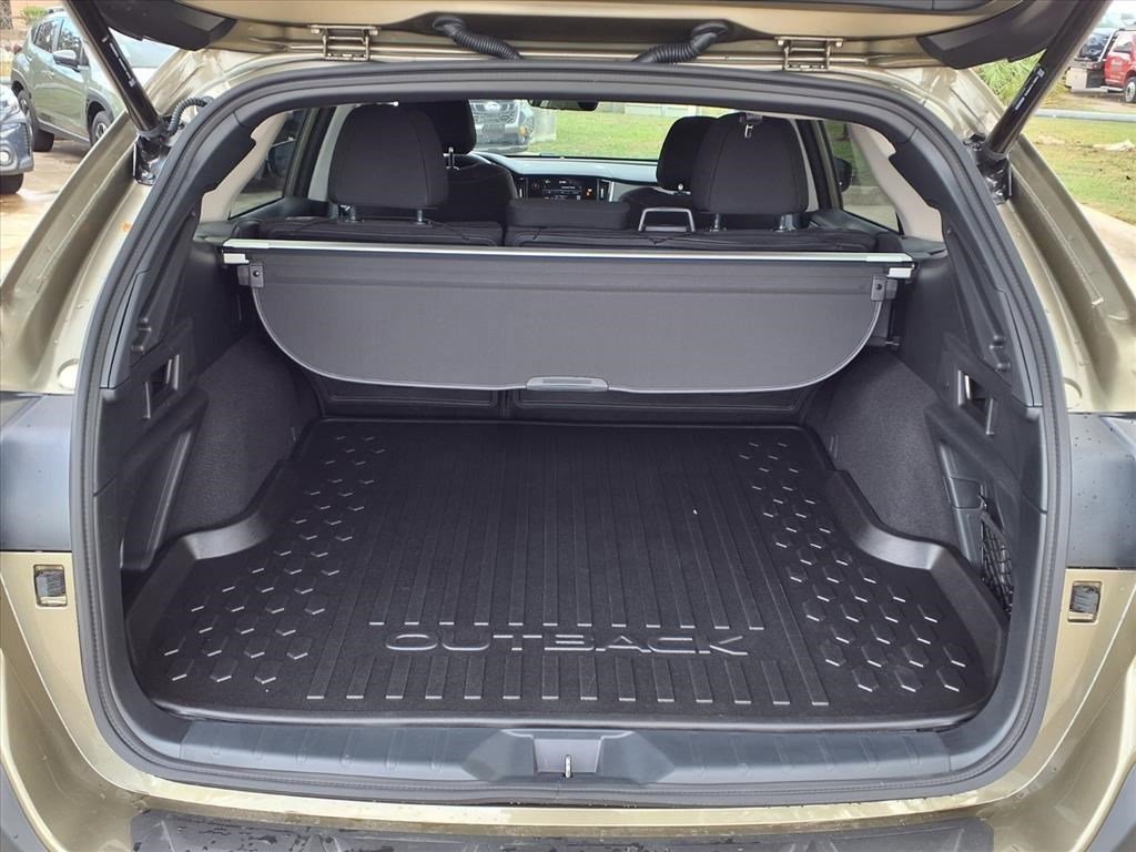 Used 2025 Subaru Outback Premium image 25