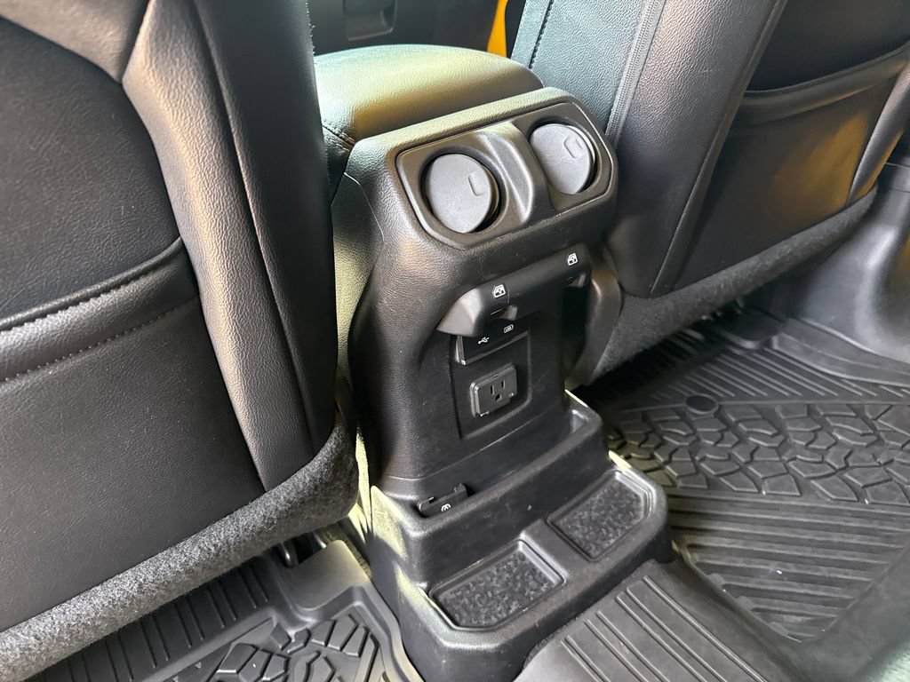 Used 2019 Jeep Wrangler Unlimited Sahara w/ Uconnect 4C Nav & Sound Group AWD/4WD image 24