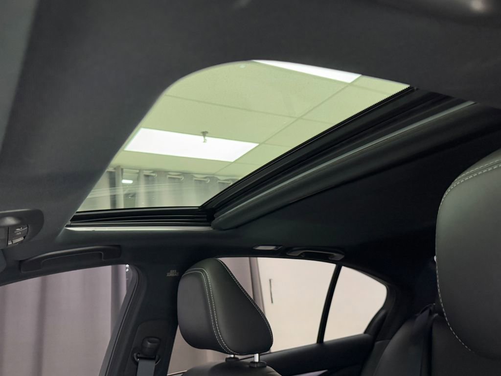 Used 2022 INFINITI Q50 Sensory image 28