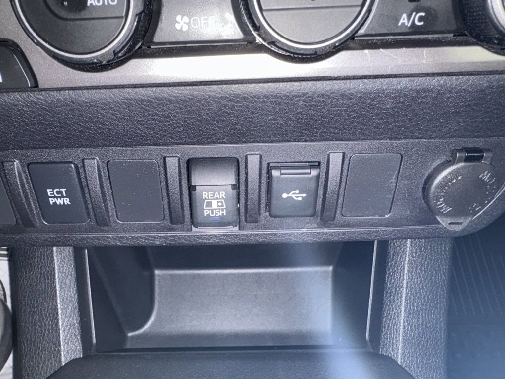 Used 2022 Toyota Tacoma SR5 image 22