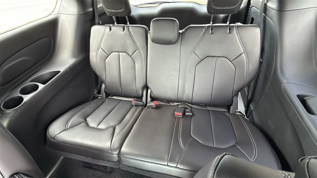 New 2026 Chrysler Voyager LX image 12