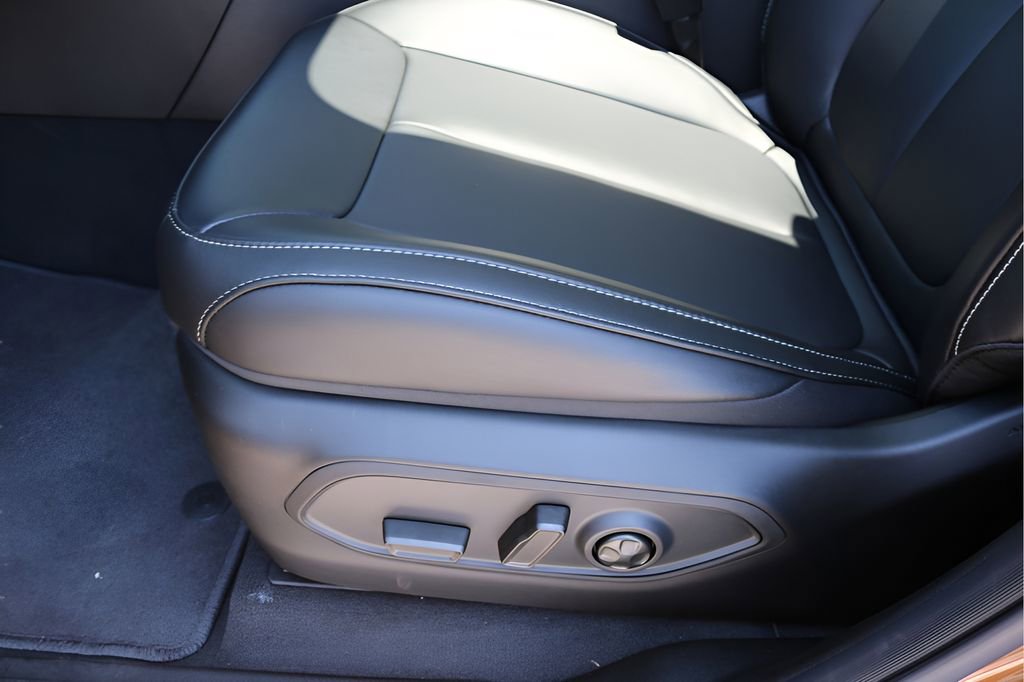 New 2026 Jeep Grand Cherokee Limited AWD/4WD image 13