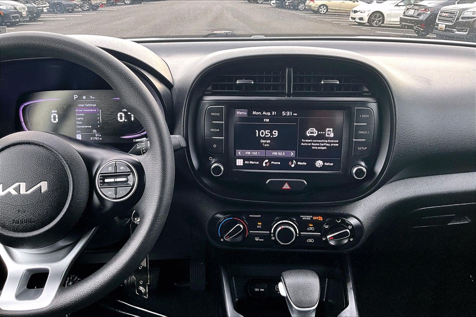 Used 2023 Kia Soul LX w/ LX Technology Package FWD image 6