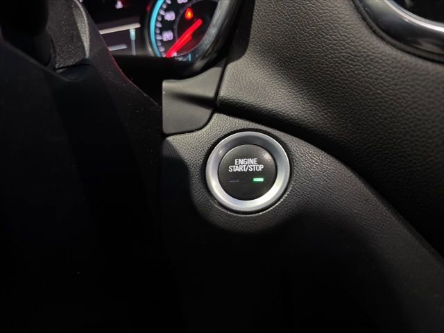 Used 2018 Chevrolet Equinox LT image 34