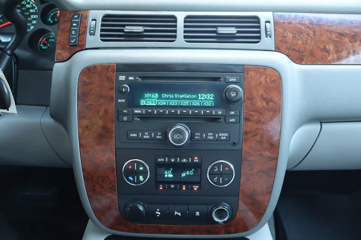 Used 2008 Chevrolet Suburban LT w/ LT Preferred Equipment Group AWD/4WD image 36