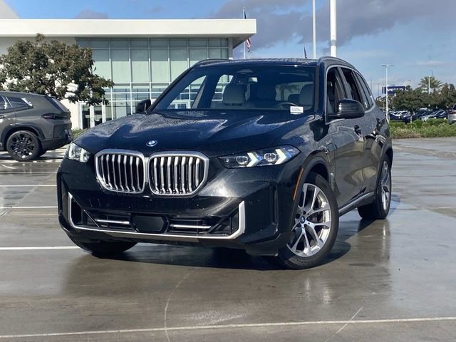Certified 2025 BMW X5 xDrive50e w/ Premium Package image 4