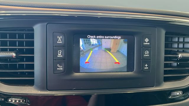 Used 2017 Chrysler Pacifica Touring-L FWD image 13