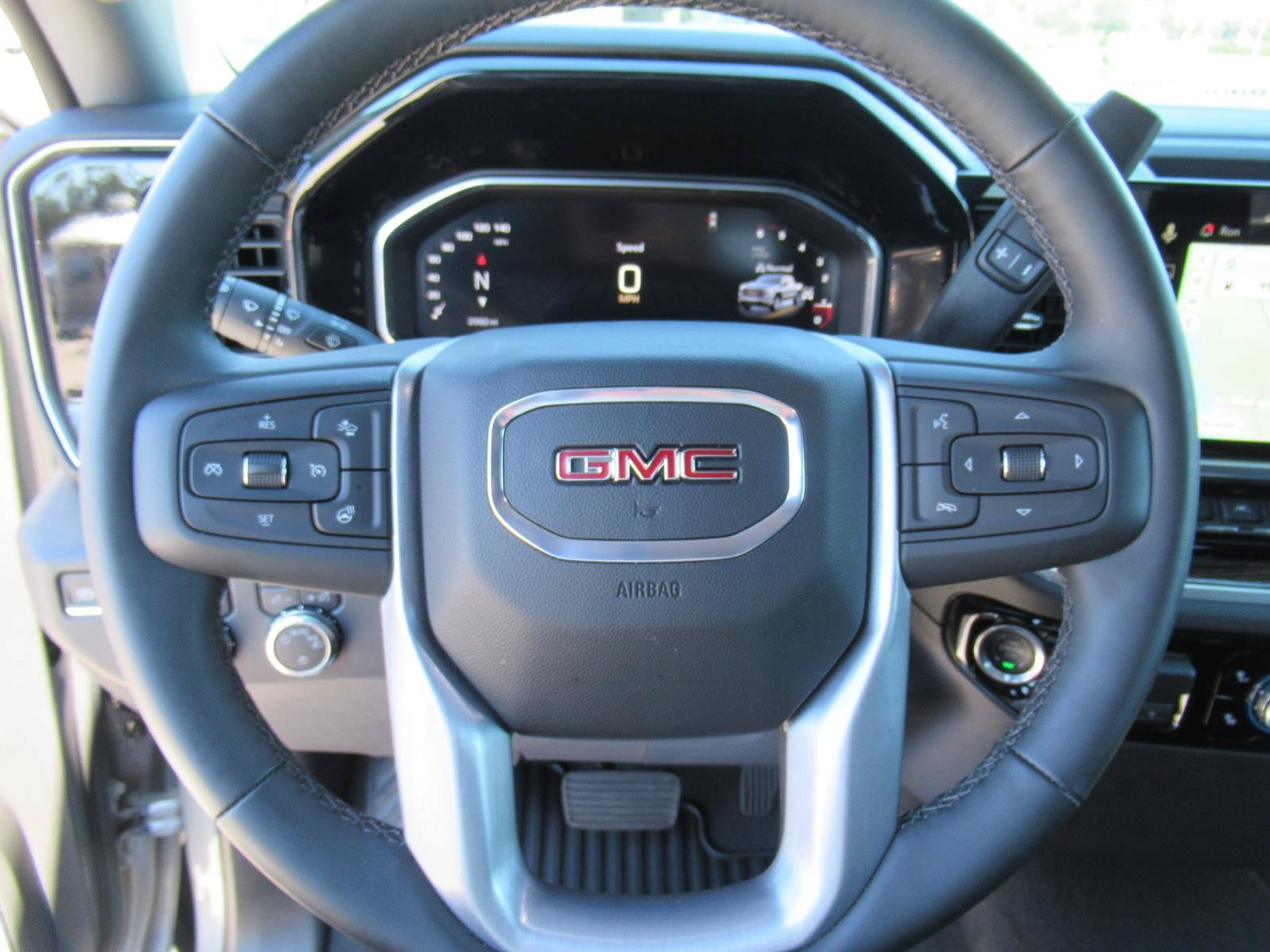 Used 2026 GMC Sierra 1500 SLE w/ Preferred Package AWD/4WD image 22
