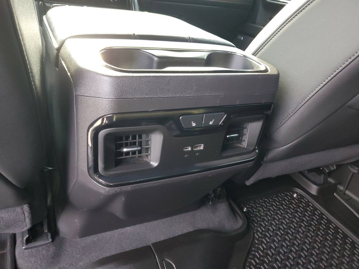 Used 2024 GMC Sierra 1500 AT4 w/ Technology Package AWD/4WD image 16